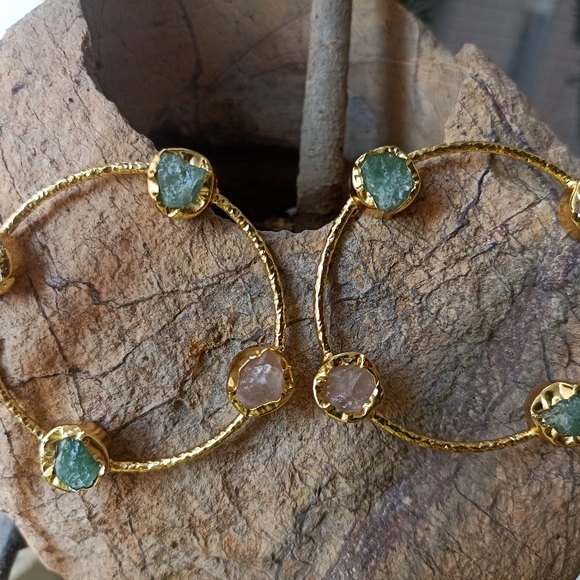 Very pretty handmade gold platted stone studded dangler earrings - Picture 4 of 9